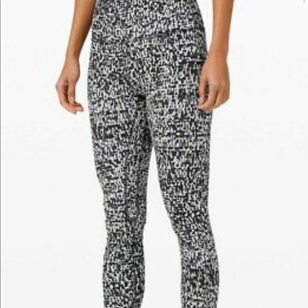 Lululemon Aligns 28”